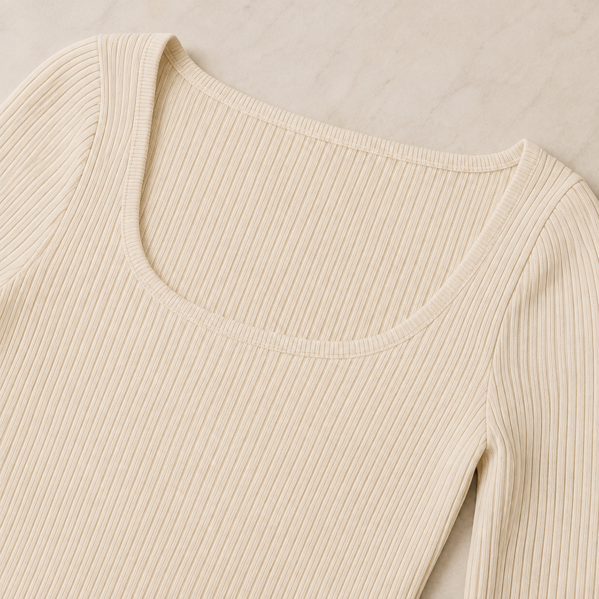 Elegantes Ribbed Midi Dress mit leichten Seitenschlitz