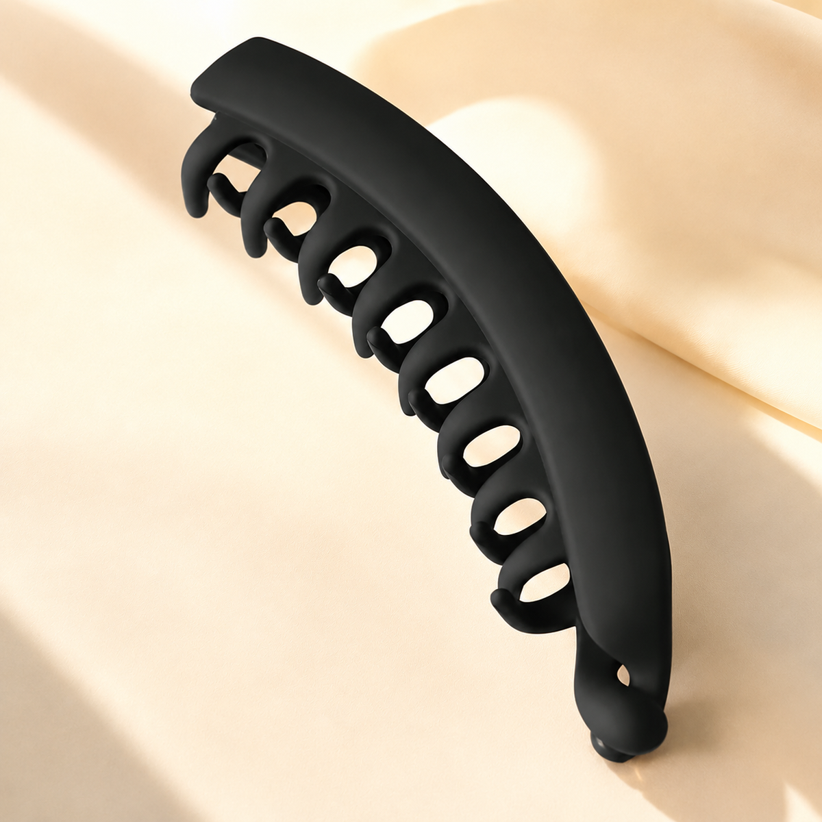 Matte Bananen-Haarspange – Eleganter Haarclip für Damen