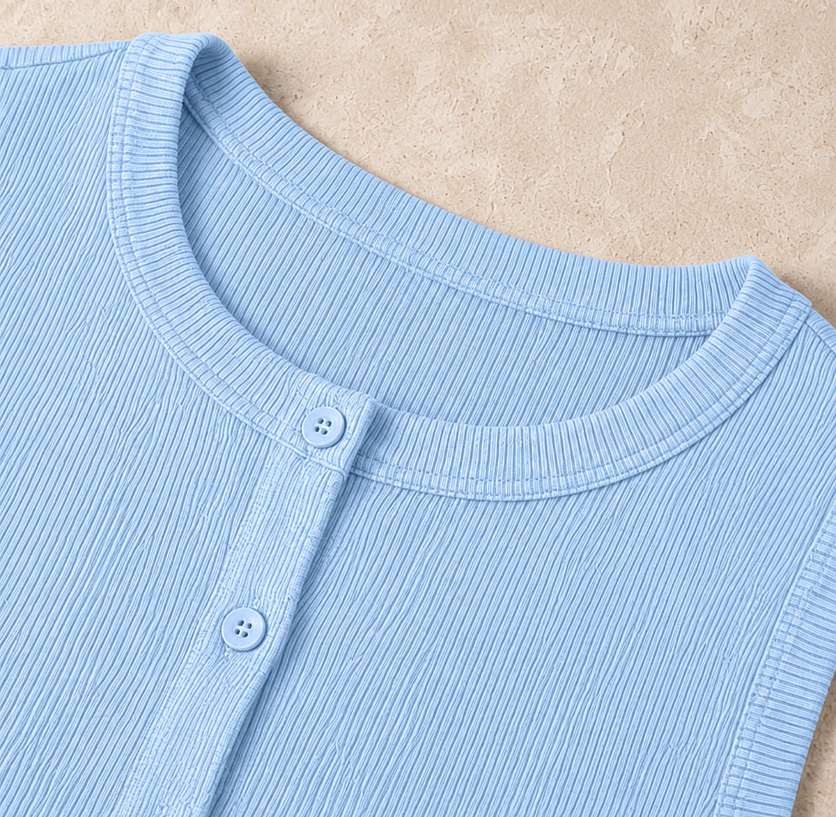 Geripptes Crop-Top mit Knopfleiste – Ärmelloses Damen-Basic