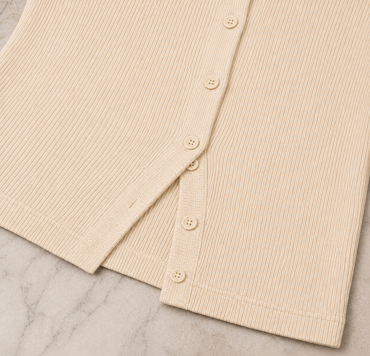 Geripptes Crop-Top mit Knopfleiste – Ärmelloses Damen-Basic