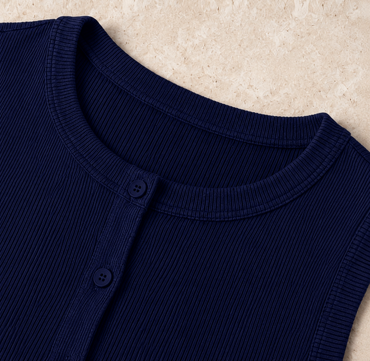 Geripptes Crop-Top mit Knopfleiste – Ärmelloses Damen-Basic
