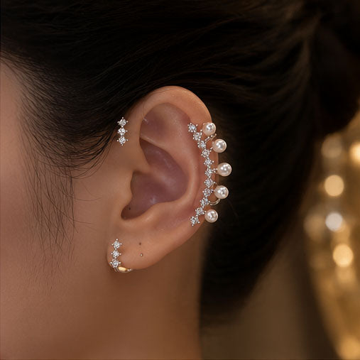 Perlen-Earcuff – Eleganter Ohrclip mit funkelnden Zirkonia und Kristallen