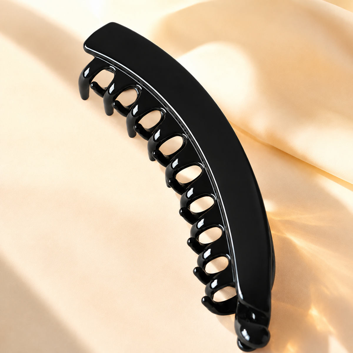 Matte Bananen-Haarspange – Eleganter Haarclip für Damen