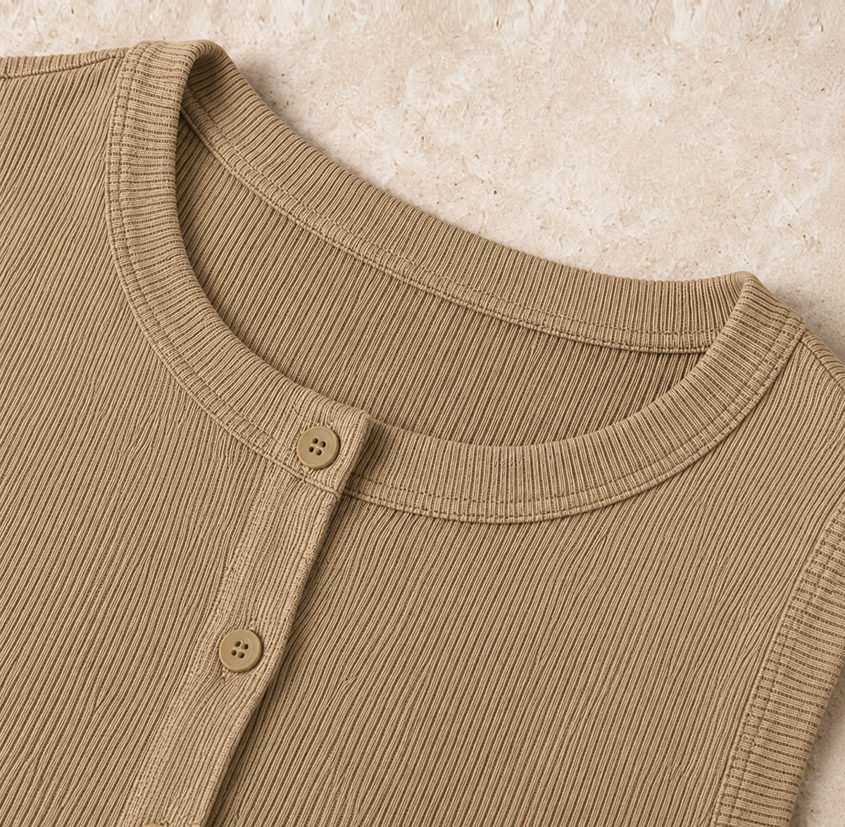 Geripptes Crop-Top mit Knopfleiste – Ärmelloses Damen-Basic